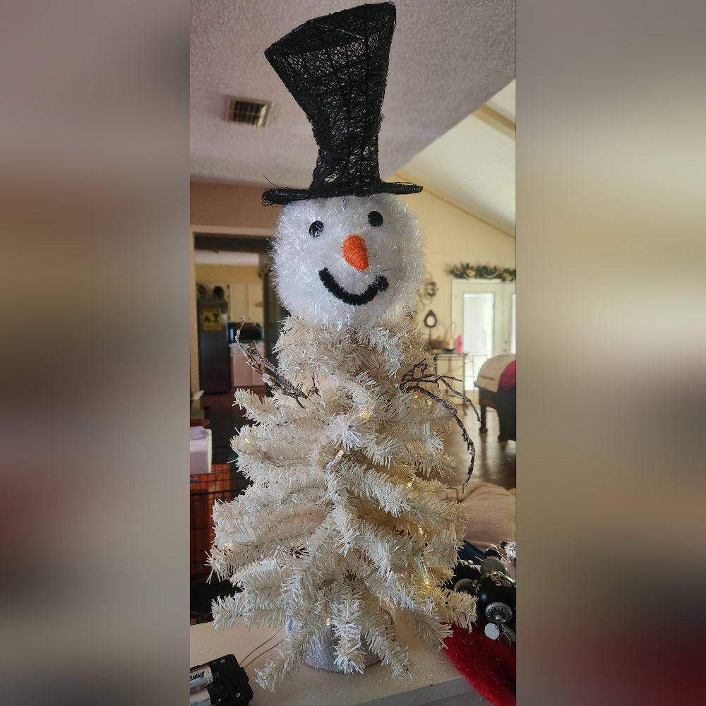 Snowman Christmas tree